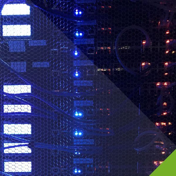 Rackserver Server in einem Rack im Rechenzentrum